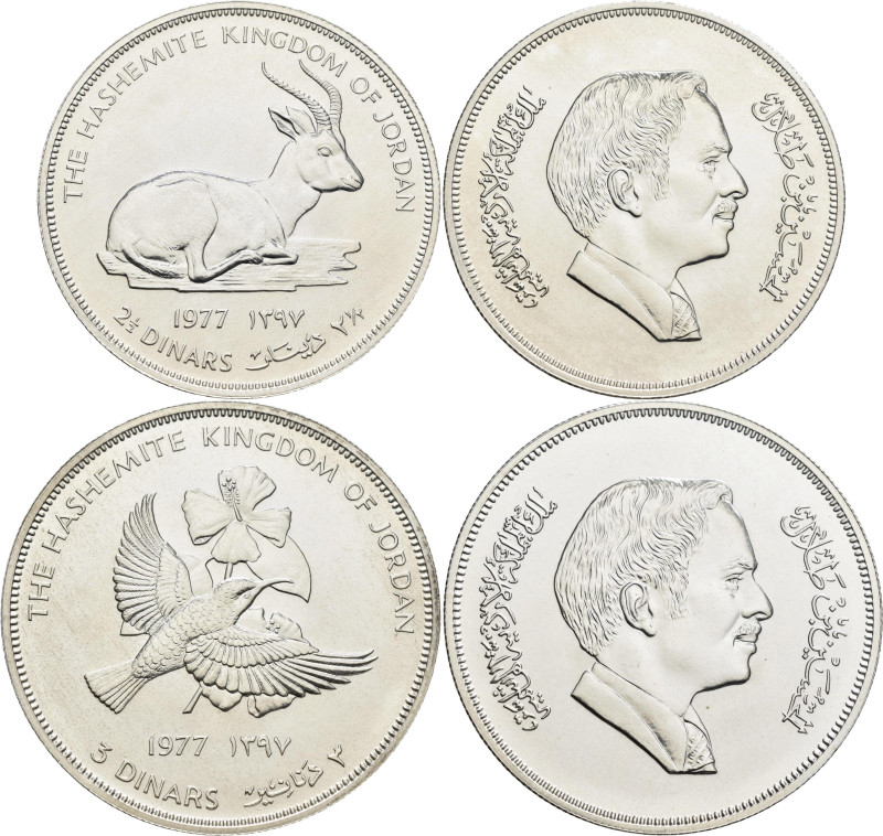 Jordanien: 2½ Dinars 1397 (1977) Gazelle / rhim gazelle und 3 Dinars 1397 (1977)...