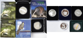 Neuseeland: Sammlung 11 Silber Gedenkmünzen aus Neuseeland, überwiegend in der höchsten Qualität polierte Platte. 10 x in Etui, einmal lose. Überwiege...