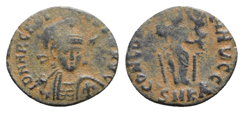 Arcadius (383-408). Æ (17mm, 1.34g, 12h). Cyzicus, 401-403. Pearl-diademed, helm...