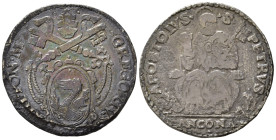 ANCONA. Stato Pontificio. Gregorio XIII (1572-1585). Testone con San Pietro seduto. Ag (8,53 g). MIR 1204. MB