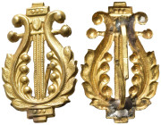 MEDAGLIE ESTERE – GERMANIA, distintivo per appartenente ad associazione musicale, raffigurante una lira, realizzato in bronzo dorato, con prongs poste...