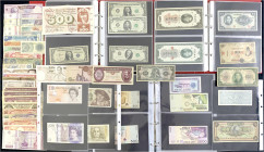 Banknoten - Lots - Allgemein
Alle Welt, insgesamt ca. 480 Banknoten gesammelt in 3 Alben. Dabei Albanien, Amerika, Bulgarien, China, Deutschland u.a....