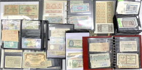 Banknoten - Lots - Allgemein
Karton mit weit über tausend Geldscheinen, meist aus Deutschland aber auch vieles aus dem Ausland. Darunter Reichsbankno...