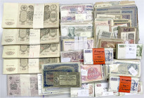 Banknoten - Lots - Allgemein
Karton mit hunderten von Geldscheinen aus aller Welt, vieles aus Italien und Russland, ein reines Durcheinander, dass un...