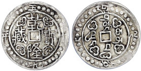 CHINA und Südostasien - China - Qing-Dynastie. Gao Zong, 1736-1795
Sho Silber Jahr 59 = 1794 Qian Long tong bao, für Tibet. 3,67 g. sehr schön Lin Gw...