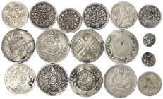 CHINA und Südostasien - China - Lots bis 1949
Schöne Sammlung von 17 Silbermünzen der Provinz Sinkiang: 1/2 Miscal (2X), 2 Miscals (3X), 3 Miscals (4...