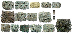 CHINA und Südostasien - China - Lots bis 1949
Interessanter Posten von hunderten (wenn nicht 1000?) Cashmünzen von der Han- bis zur Qingdynastie. Vie...