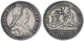 Römisch Deutsches Reich - Haus Habsburg - Maria Theresia, 1740-1780
Kl. Silbermedaille 1767, a.d. Genesung von den Pocken. Jedoch 21 mm, 1,90 g. gute...