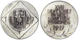 Altdeutsche Münzen und Medaillen - Bayern-München, Stadt - 
Silbermedaille v. Poellath 1927, a.d. XVIII. dt. Bundesschiessen. 41 mm, 31,04 g. In Orig...