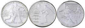 LOTS - Sammlungen allgemein - 
3 Silbermünzen zur Fussball WM 1998: Afghanistan 500 Afghanis 1996 Elfmeter, Kongo 1000 Francs 1996, Laos 50 Kip 1996....