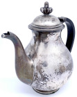 Varia - Silber - Dänemark
Teekanne, Silber 826/1000, Kopenhagener Punze von 1955. Hersteller Carl M. Cohr (tätig in Fredericia 1949-1987). Höhe 190 m...