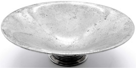 Varia - Silber - Dänemark
Runde Fuss-Schale, Silber 826/1000. Mit Kopenhagener Punze von 1935, Hersteller Johannes Siggaard. Durchmesser 180 mm; 191,...