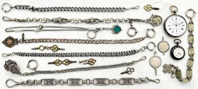 Varia - Uhren - Lots
Alte Herren-Schlüssel-Taschenuhr, alte Damenuhr, dazu 8 alte Uhrenketten (zwei Silber 800/1000, eine Silber 12-lötig = 750/1000)...