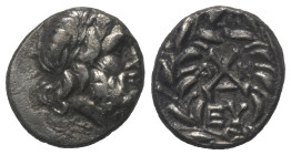 Achaia. Achaischer Bund.

 Hemidrachme (Silber). Ca. 188 - 180 v. Chr. Antigoneia (Mantineia).
Vs: Kopf des bärtigen Zeus mit Lorbeerkranz rechts....