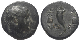 Pontos. Amisos.

 Bronze. Ca. 125 - 100 v. Chr.
Vs: Kopf des Perseus mit Himation über der Schulter rechts.
Rs: Zwei Pilei mit Stern darüber, dazw...