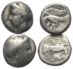Griechische Münzen - Lots.


Chalkis (Euböa).

Lot (2 Stück, Silber): Drachme; ca. 3. - 2. Jhdt. v. Chr.

Sehr schön - fast sehr schön.

Verk...