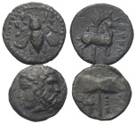 Griechische Münzen - Lots.


Tenedos (Inseln vor Troas) / Ephesos (Ionien).

Lot (2 Stück, Silber): Drachme; ca. 5. - 4. Jhdt. v. Chr.

Sehr sc...