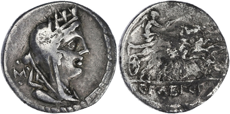 RÉPUBLIQUE ROMAINE
C. Fabius Hadrianus. Denier 102 av. J.-C., Rome. RRC.322/1a ;...