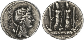 RÉPUBLIQUE ROMAINE
C. Egnatius Cn.f. Cn.n. Maxsumus. Denier 75 av. J.-C., Rome. RRC.391/3 ; Argent - 3,69 g - 18 mm - 2 h
Avec une ancienne étiquette ...