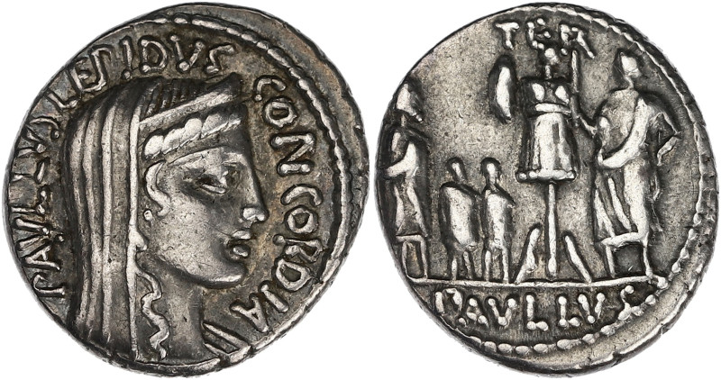 RÉPUBLIQUE ROMAINE
Aemilia, L. Aemilius Lepidus Paullus. Denier 62 av. J.-C., Ro...