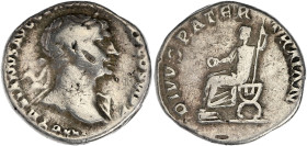 EMPIRE ROMAIN
Trajan (98-117). Denier pour le divin Trajan Père 115, Rome. RIC.252 ; Argent - 3,17 g - 17,5 mm - 6 h
Avec une ancienne étiquette de co...