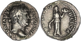 EMPIRE ROMAIN
Hadrien (117-138). Denier 137, Rome. RIC241A ; Argent - 3,01 g - 17,5 mm - 7 h
Avec une ancienne étiquette de collection. Bélière soudée...