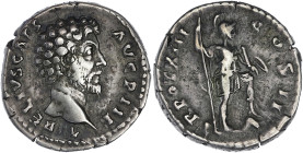 EMPIRE ROMAIN
Marc Aurèle (161-180). Denier 158-159, Rome. RIC.480e ; Argent - 3,34 g - 17,5 mm - 12 h
Avec une ancienne étiquette de collection. TTB....