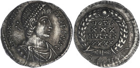 EMPIRE ROMAIN
Constance II (324-361). Silique 360-361, Arles. C.342v - RIC.261 ; Argent - 2,07 g - 18,5 mm - 5 h
Petite fissure à 6h sinon presque Sup...