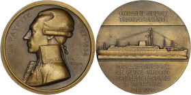 FRANCE
IIIe République (1870-1940). Médaille, Compagnie Générale Transatlantique, paquebot Lafayette par Delannoy 1930. Bronze - 149,95 g - 68 mm - 12...