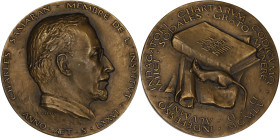 FRANCE
IVe République (1947-1958). Médaille, Charles Samarin de l’Institut, 76 ans, par A. Guzman 1955, Paris. Bronze - 129,3 g - 68 mm - 12 h
Beau po...