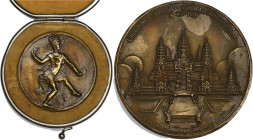 INDOCHINE
IIIe République (1870-1940). Médaille, Exposition coloniale de Paris, par J. Villeneuve 1931. Bronze - 72,83 g - 55 mm - 12 h
Anciennement v...