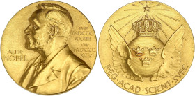 SUÈDE
Oscar II (1872-1907). Médaille d’or d’Alfred Nobel 1896 (1968). Or - 19,55 g - 27 mm - 12 h
Inscriptions sur la tranche : MJV GULD 1968. Médaill...