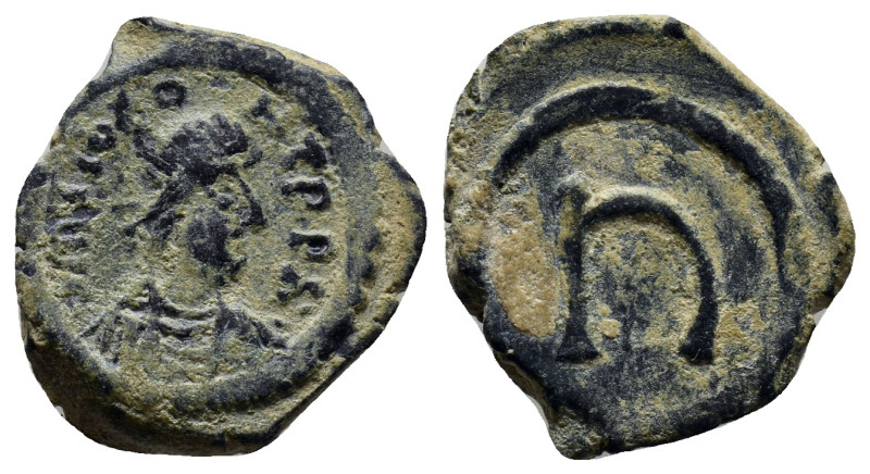 Tiberius II Constantine. 578-582. Æ Pentanummium (18mm, 3.1 g). Constantinople m...