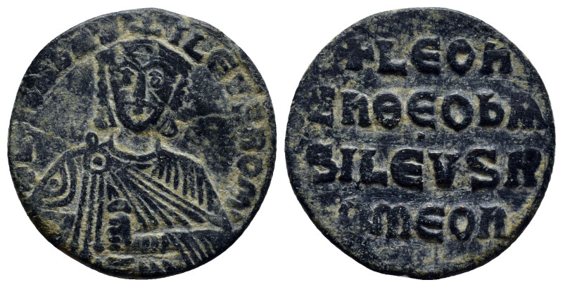 Leo VI the Wise. AD 886-912. Constantinople Follis Æ (23mm, 5.1 g). + LEON BASIL...