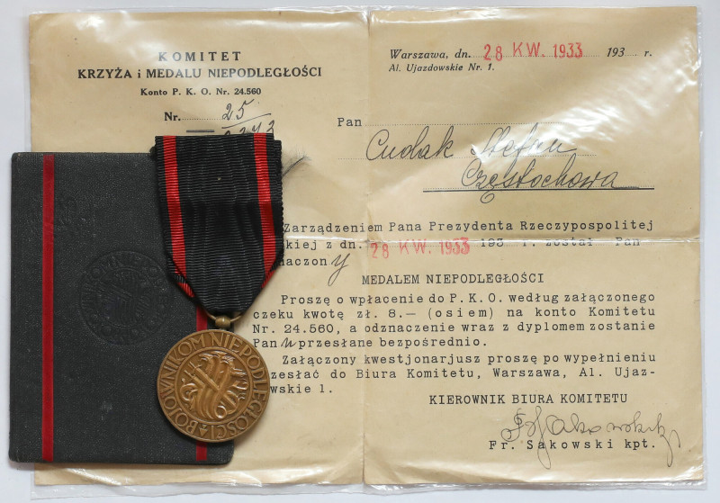 II RP, Medal Niepodległości - z dokumentem nadania i legitymacją Kompletny zesta...