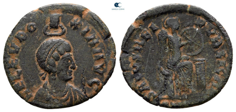 Aelia Eudoxia AD 400-404. Constantinople
Follis Æ

18 mm, 1,58 g



very ...