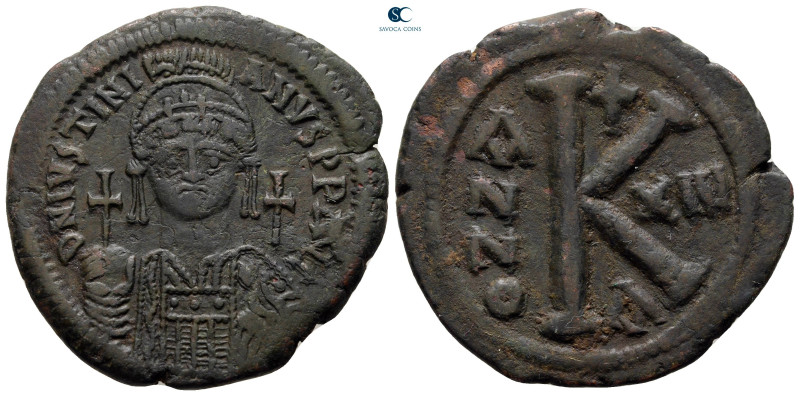 Justinian I AD 527-565. Constantinople
Half Follis or 20 Nummi Æ

32 mm, 11,4...