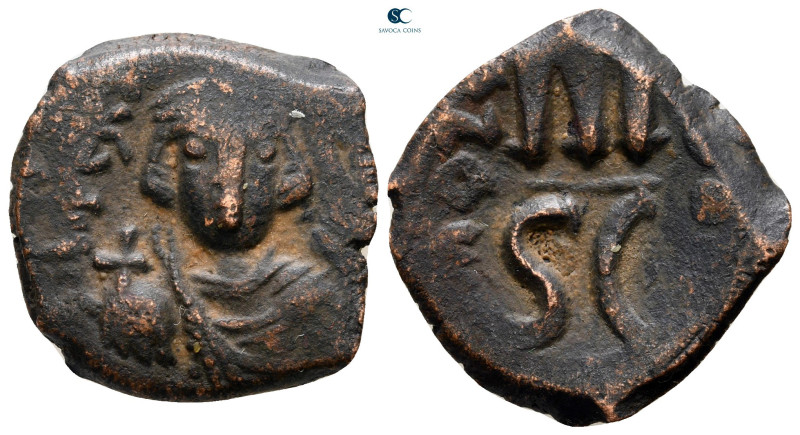 Constans II AD 641-668. Constantinople
Follis or 40 Nummi Æ

23 mm, 5,53 g
...