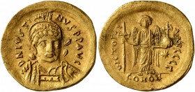 Justin I, 518-527. Solidus (Gold, 20 mm, 4.37 g, 6 h), Constantinopolis, 519-527. D N IVSTINVS P P AVG Pearl-diademed, helmeted and cuirassed bust of ...