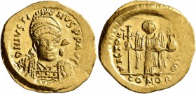 Justin I, 518-527. Solidus (Gold, 21 mm, 4.47 g, 6 h), Constantinopolis, 519-527. D N IVSTINVS P P AVG Pearl-diademed, helmeted and cuirassed bust of ...