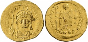 Justinian I, 527-565. Solidus (Gold, 19 mm, 4.32 g, 7 h), Constantinopolis. D N IVSTINIANVS P P AVI Helmeted and cuirassed bust of Justinian facing, h...
