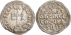 Leo IV the Khazar, with Constantine VI, 775-780. Miliaresion (Silver, 22 mm, 2.01 g, 1 h), Constantinopolis, 776-780. ҺSЧS XRISTЧS ҺICA Cross potent o...