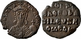 Constantine VII Porphyrogenitus, 913-959. Follis (Bronze, 25 mm, 7.99 g, 6 h), Constantinopolis, circa 945-950. +COҺST'bASIL'ROm' Facing bust of Const...