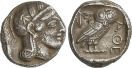 Tetradracma. 454-404 A.C. ATENAS. ATICA. Anv.: Cabeza de Atenea a derecha con casco adornado de rama de olivo. Rev.: Lechuza en pie a derecha, en el c...