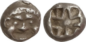 3/4 Dracma. 500-475 a.C. PARION. MYSIA. Anv.: Gorgona de frente. Rev.: Cuadro incuso en forma de cruz. 3,59 grs. AR. Se-3917. MBC+.
