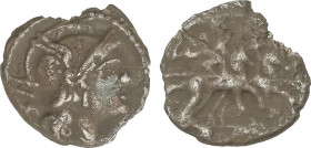 Sestercio de plata. 211 a.C. ANÓNIMO. Anv.: Cabeza de Roma, detrás ISS. Rev.: Dióscuros a caballo a derecha, debajo ROMA en tablilla. 0,88 grs. AR. (C...
