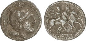 Quinario. Posterior al 211 a.C. ANÓNIMO. Anv.: Cabeza de Roma con casco, detrás marca de valor V. Rev.: Los Dióscuros a caballo a derecha, encima estr...