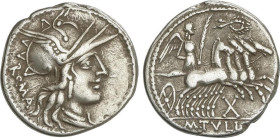 Denario. 120 a.C. TULLIA. M. Tullius. Anv.: Cabeza de Roma a derecha, detrás ROMA. Rev.: Victoria en cuadriga a derecha, entre corona y X. En exergo: ...
