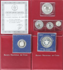 Lote 12 monedas 10 (2), 20 (2), 25, 40 (2), 50 Centavos, 1 (2), 5, 10 Pesos. 1915 a 1975. AR. En presentaciónes y carteritas con certificado original....