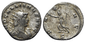 Gallienus (253-268). Antoninianus (21mm, 3.65g, 6h). Mediolanum, 260. IMP GALLIENVS AVG, Radiate head r., holding shield. R/ PAX AVG, Pax walking l., ...